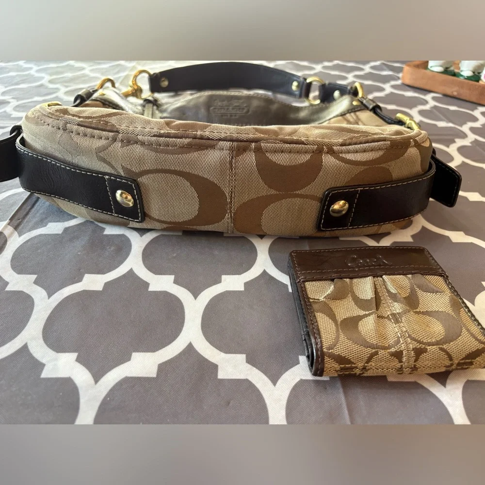 COACH F12657 Zoe Signature Canvas Gold Hardware Leather Trim Hobo Bag & Wallet - Picture 3 of 14